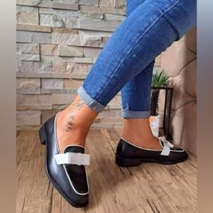 Wonders Women's Two-Tone Black/Cream Bow Detailed Loafers Size 37 EU